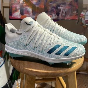 Size 9.5 Adidas PrimeBlue Baseball Cleats